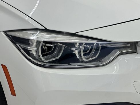 Used 2018 BMW 330i Sedan RWD image 11