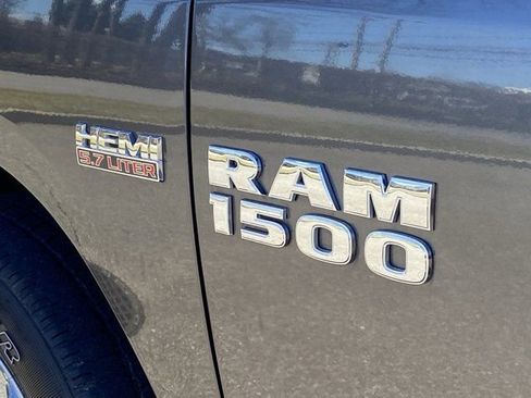 Used 2016 RAM 1500 Express image 32
