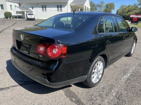 Used 2010 Volkswagen Jetta Limited Edition image 4