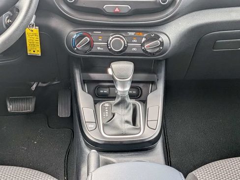 Used 2025 Kia Soul LX FWD image 18