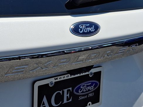 Certified 2023 Ford Explorer XLT w/ Equipment Group 202A AWD/4WD image 30