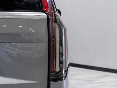 Used 2021 Cadillac Escalade ESV Premium Luxury AWD/4WD image 46