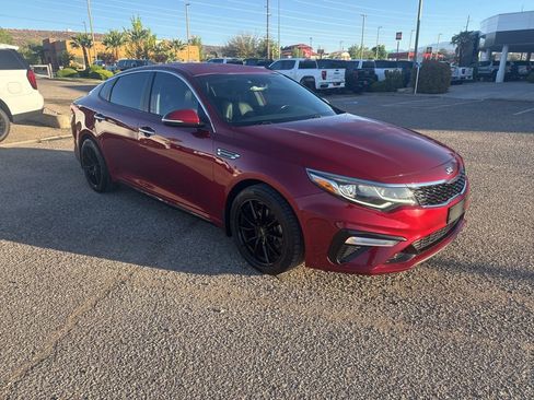 Used 2019 Kia Optima S image 3