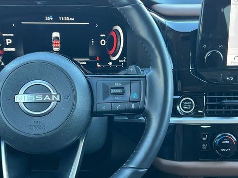 Used 2023 Nissan Pathfinder Platinum w/ Black Appearance Package image 22