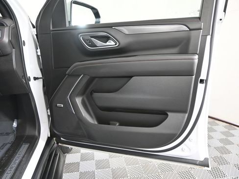 Used 2024 Chevrolet Tahoe RST w/ Luxury Package AWD/4WD image 12