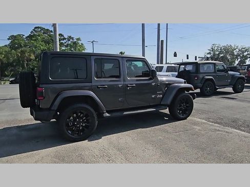 Used 2021 Jeep Wrangler Unlimited Sahara w/ Dual Top Group AWD/4WD image 32