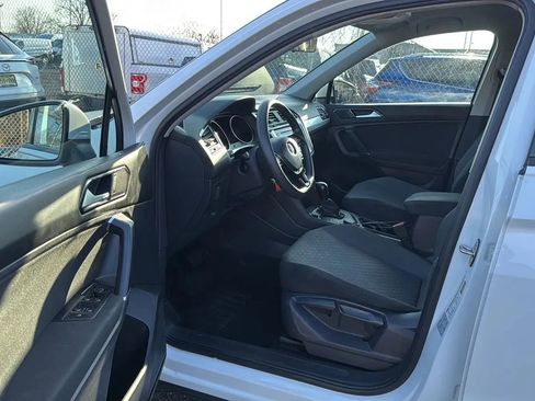 Used 2018 Volkswagen Tiguan S image 23