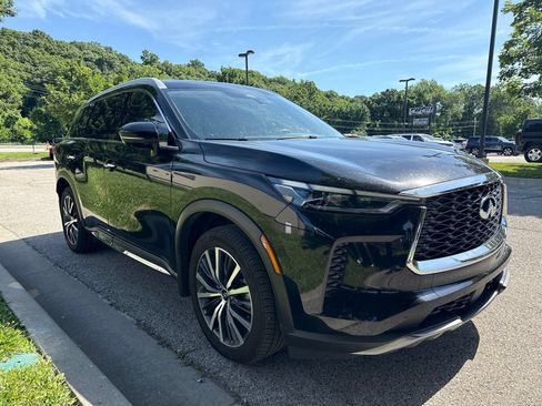 Used 2023 INFINITI QX60 Sensory w/ Cargo Package AWD/4WD image 3