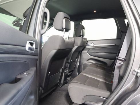 Used 2021 Jeep Grand Cherokee Laredo RWD image 10