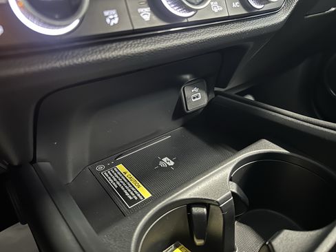 Used 2024 Honda HR-V EX-L image 14