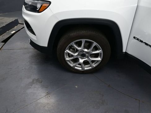 Used 2025 Jeep Compass Limited AWD/4WD image 14