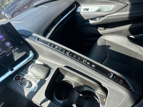 Used 2020 Chevrolet Corvette Stingray Coupe w/ 1LT RWD image 21