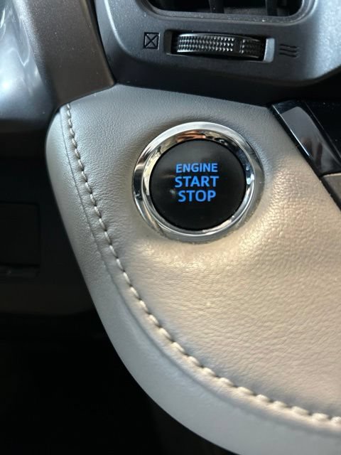 Used 2016 Toyota RAV4 Limited AWD/4WD image 7