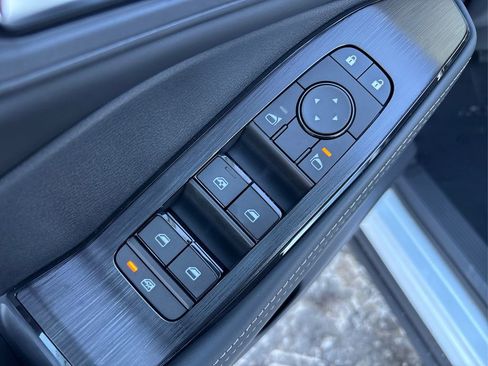 New 2026 Nissan Rogue SV image 25