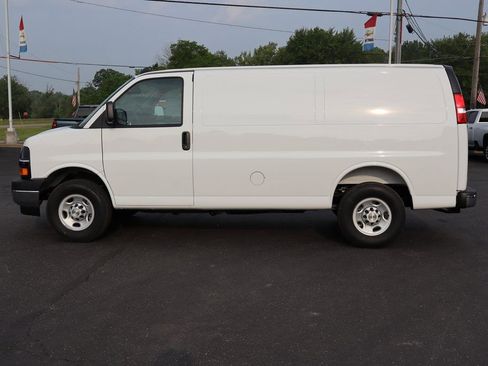 New 2025 Chevrolet Express 2500 w/ Driver Convenience Package RWD image 21