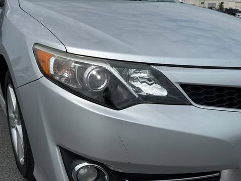 Used 2012 Toyota Camry SE FWD image 12