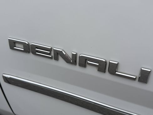 Used 2016 GMC Yukon XL Denali w/ Open Road Package AWD/4WD image 36