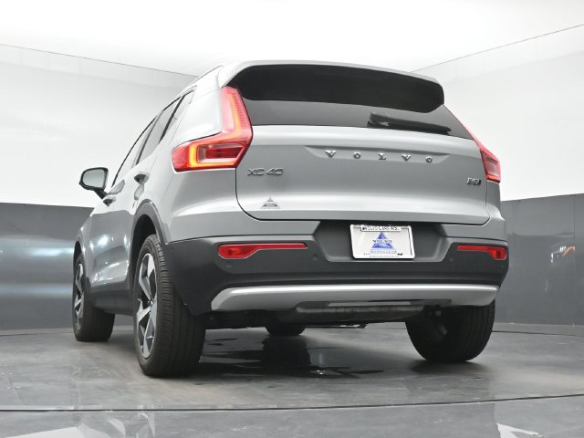 Used 2024 Volvo XC40 B5 Plus AWD/4WD image 15