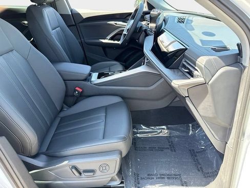Certified 2025 Audi Q5 Premium w/ Convenience Package AWD/4WD image 10