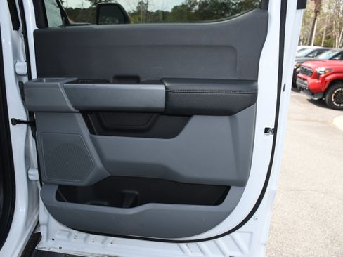 Used 2024 Ford F250 XLT w/ FX4 Off-Road Package image 18