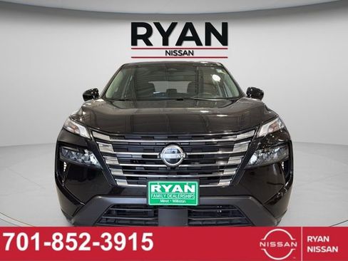 Certified 2025 Nissan Rogue SV image 12