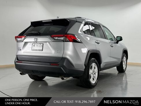 Used 2021 Toyota RAV4 XLE AWD/4WD image 6