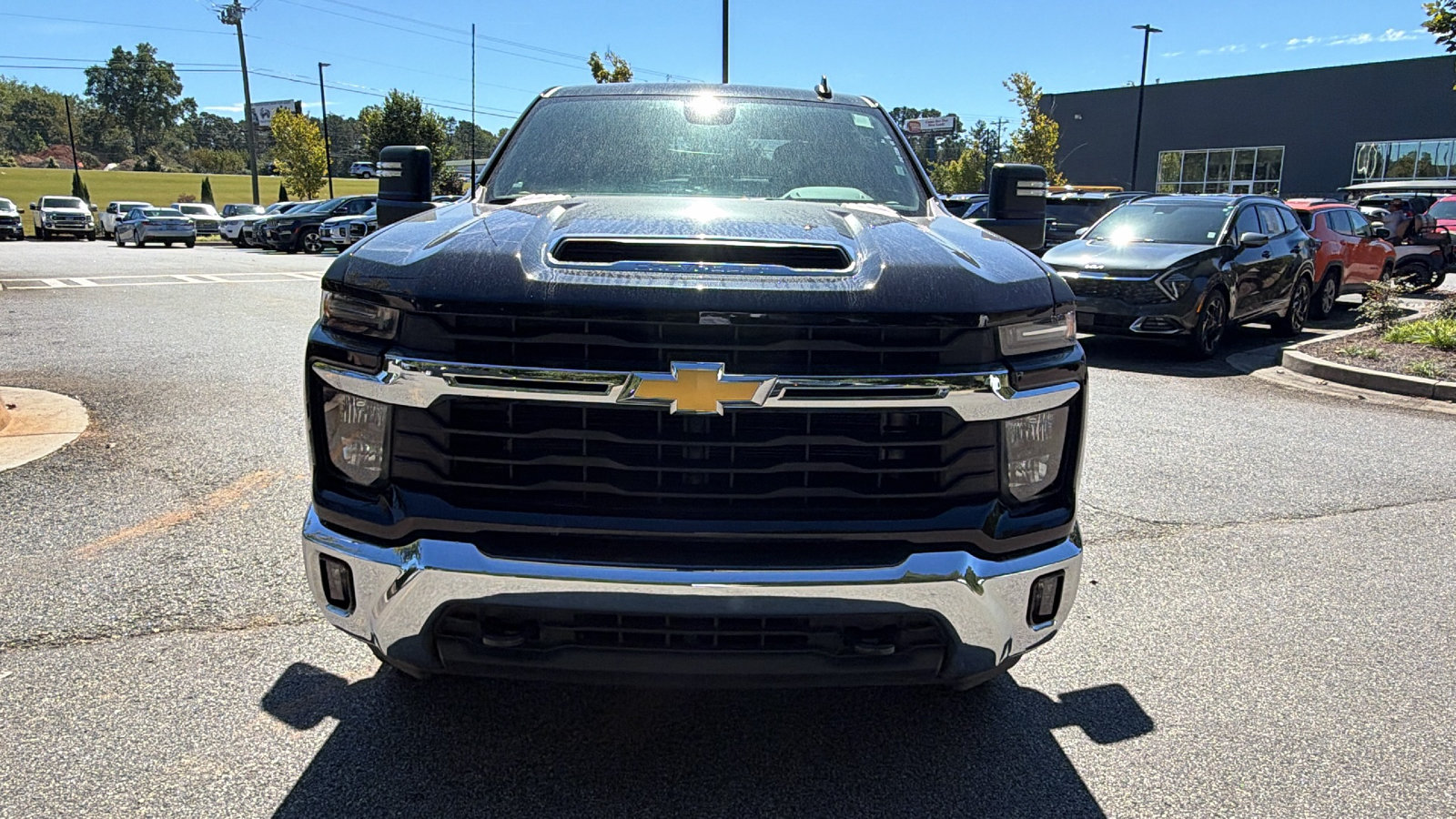 Used 2025 Chevrolet Silverado 2500 LT w/ Convenience Package AWD/4WD image 3