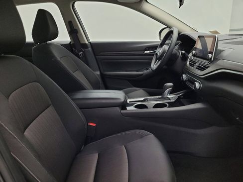 Used 2024 Nissan Altima 2.5 SV image 21