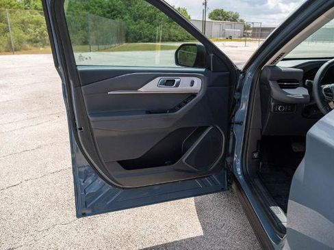 Certified 2025 Ford Explorer Active RWD image 11