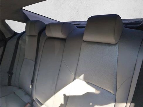 Used 2018 Honda Accord LX image 18