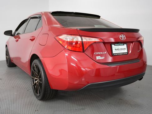 Used 2019 Toyota Corolla LE w/ Carpet Mat Package (TMS) image 7