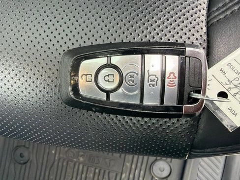 Used 2023 Ford Expedition XLT AWD/4WD image 25
