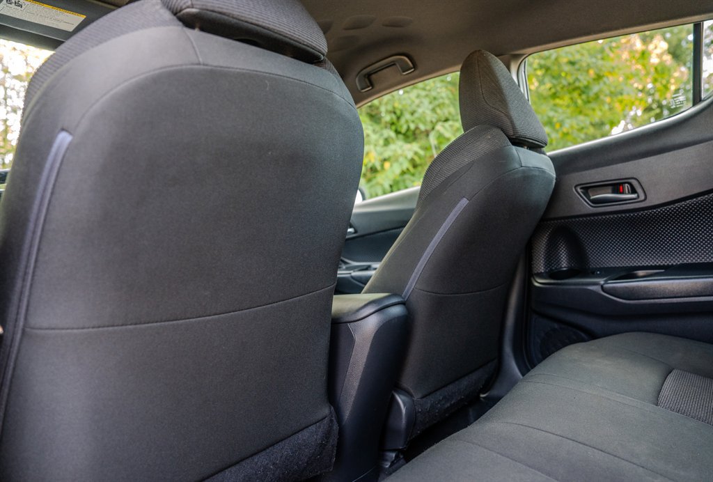 Used 2018 Toyota C-HR XLE FWD image 29