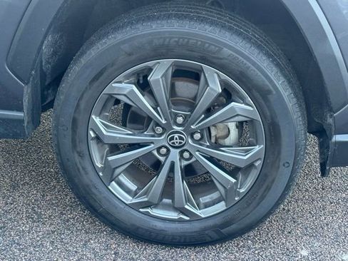 Used 2022 Toyota RAV4 Limited image 14