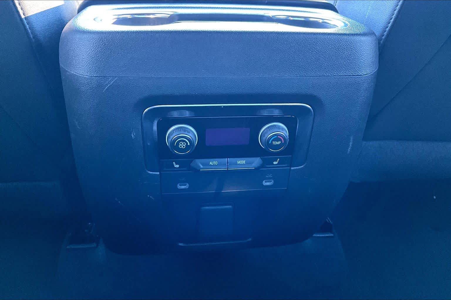 Used 2023 Chevrolet Suburban Premier RWD image 38
