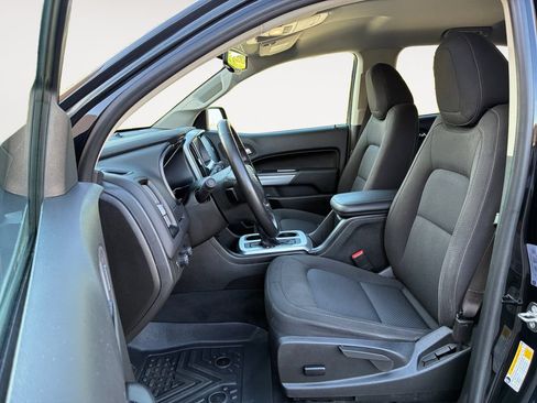 Used 2022 Chevrolet Colorado LT w/ LT Convenience Package AWD/4WD image 14