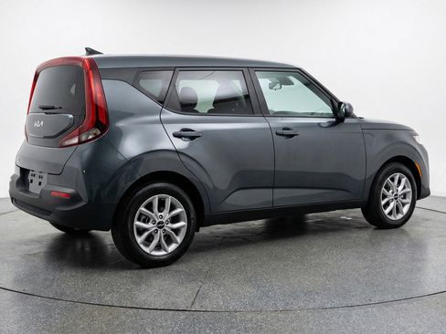 Used 2025 Kia Soul LX w/ LX Technology Package FWD image 9