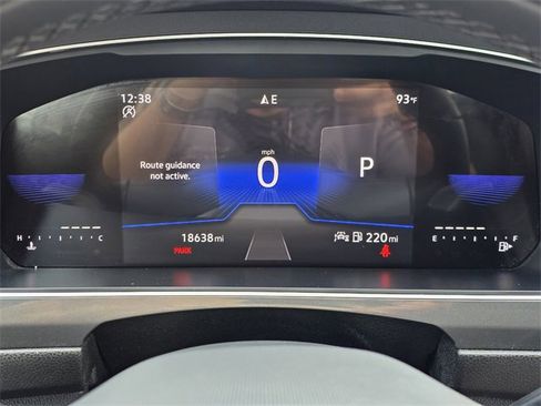 Used 2024 Volkswagen Tiguan SE R-Line image 15