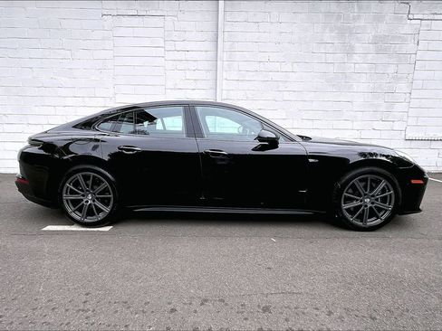 Certified 2025 Porsche Panamera 4 AWD/4WD image 6