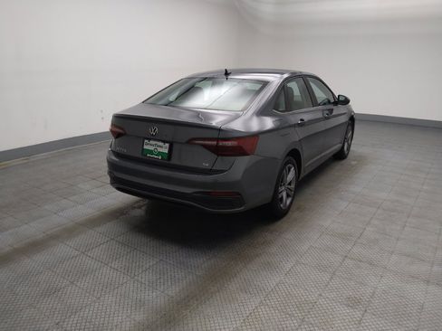 Used 2024 Volkswagen Jetta SE FWD image 9