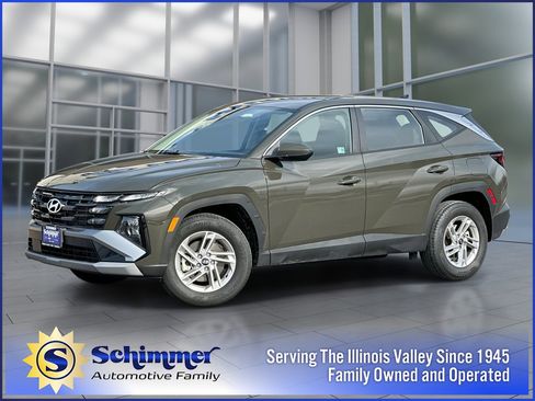 Used 2025 Hyundai Tucson SE image 1