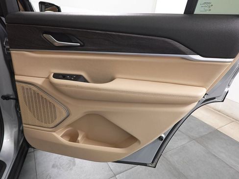 Used 2022 Jeep Grand Cherokee L Limited image 14