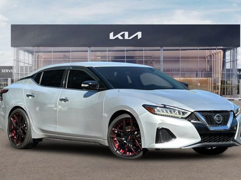 Used 2022 Nissan Maxima SV w/ Floor Mat Group FWD image 2