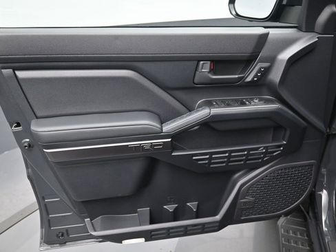 Used 2025 Toyota 4Runner TRD Off-Road Premium image 11