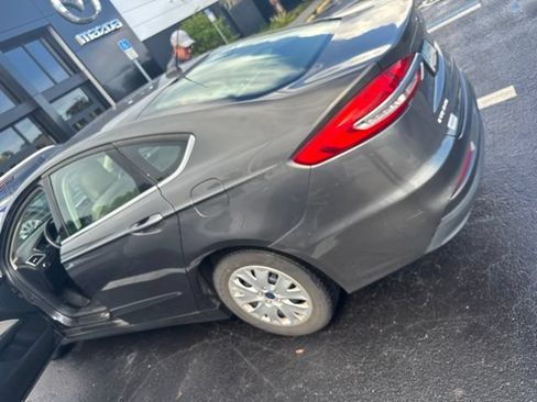 Used 2019 Ford Fusion S FWD image 4