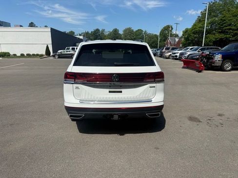 Used 2024 Volkswagen Atlas SE AWD/4WD image 7