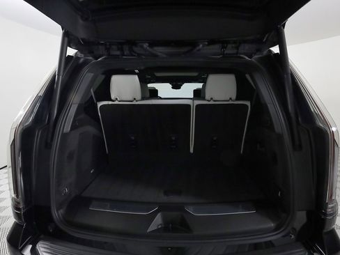 Used 2025 Cadillac Escalade V image 8