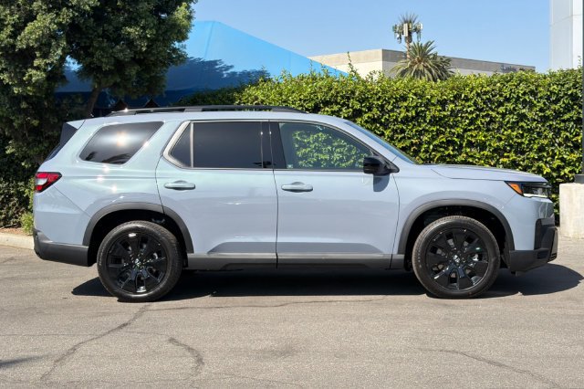 New 2026 Honda Pilot Black Edition image 3