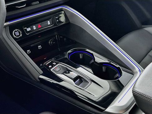 Certified 2025 Audi Q5 Premium w/ Convenience Package AWD/4WD image 15