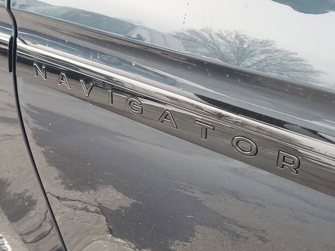 New 2026 Lincoln Navigator Reserve w/ Jet Appearance Package image 7